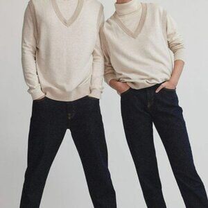 Gender-Neutral V-Neck Sweater Vest Beige